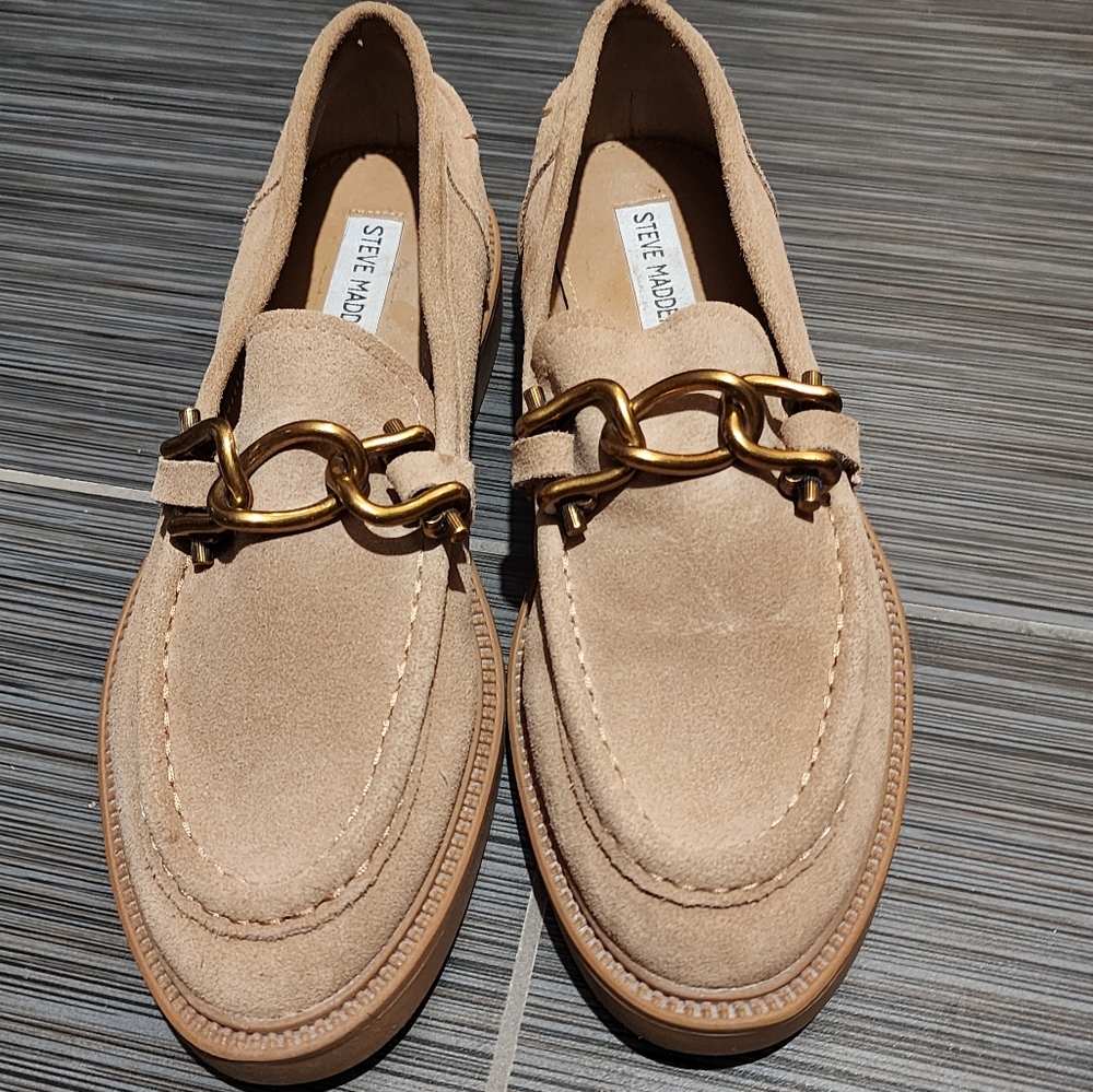 Steve madden beige loafers